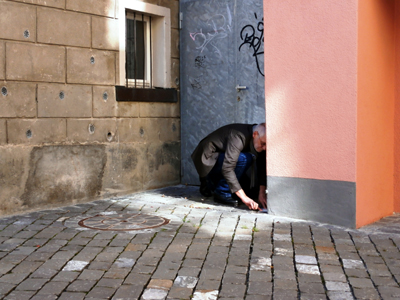 Urs beim vergolden
